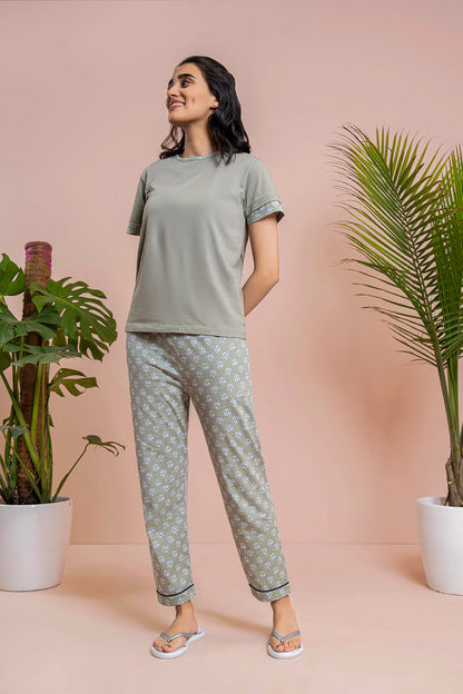 Pajama Suit High  Quality Soft And Comfortable Imported Material  Pajama Suit With Premium Packing Sale Upt0 70 % Off Is Live Now